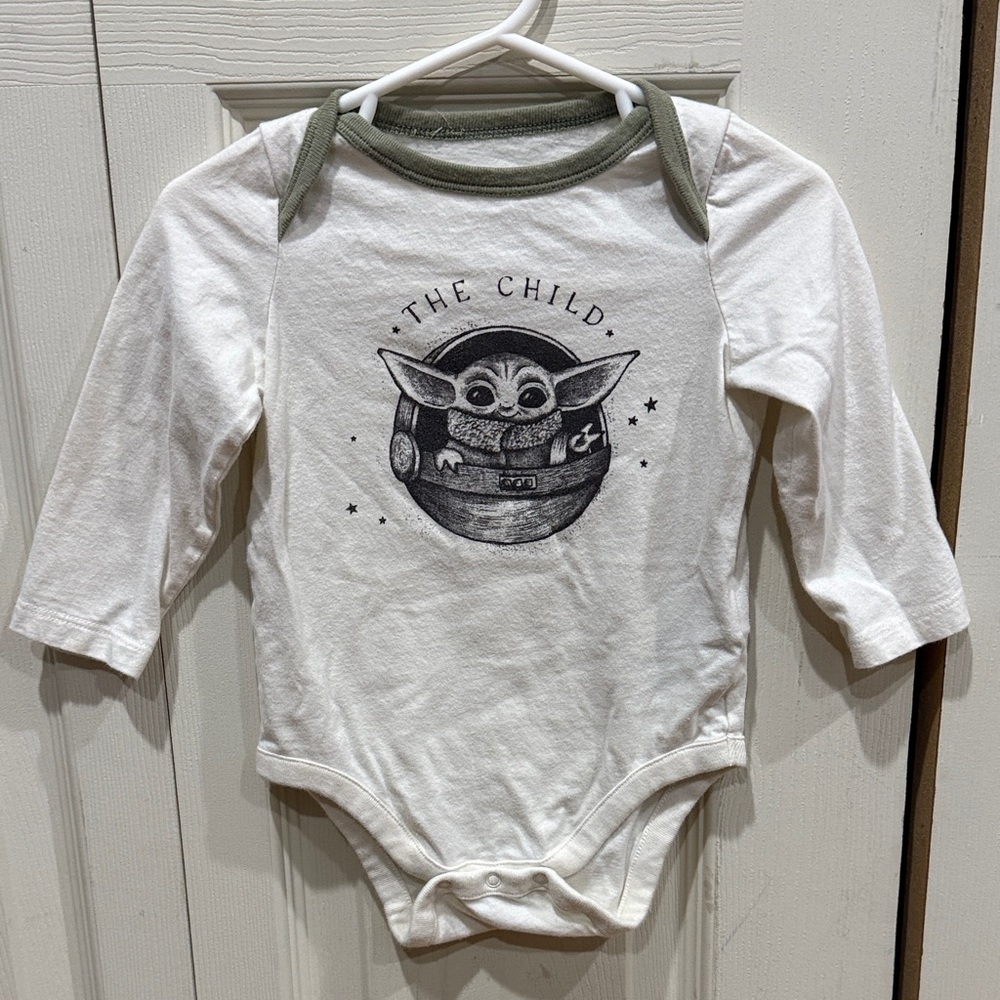 GAP Baby Star Wars Baby Yoda Bodysuit with Green Trim 6-12month